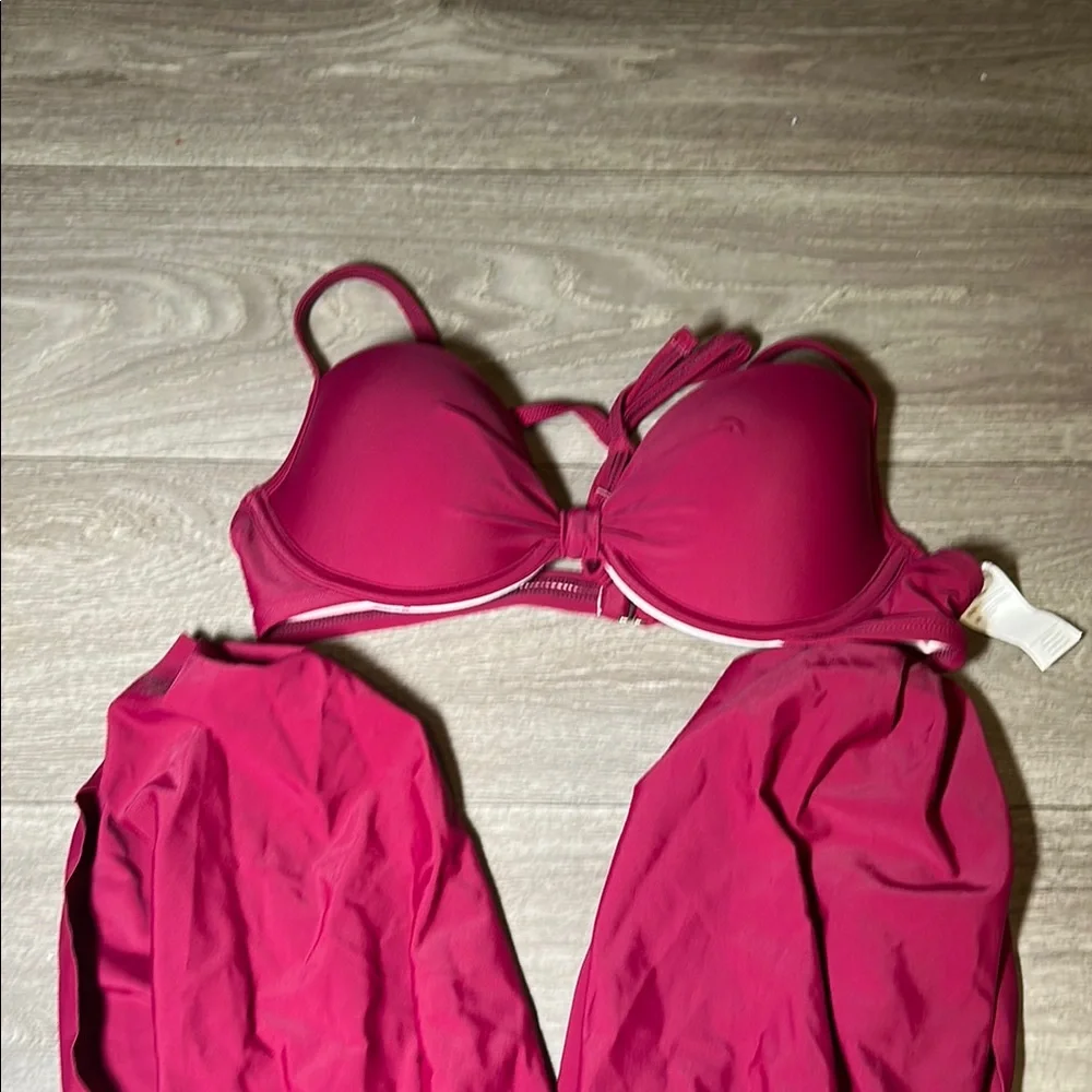 Cupshe Red One Piece Swimsuit with Plunging V-Neck & top that goes underneath. - Picture 3 of 7